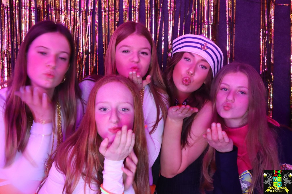 ../Images/Jeugd Opwarmbal Photobooth 135.jpg